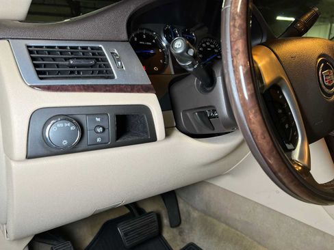 Used 2007 Cadillac Escalade AWD w/ Information Package image 29