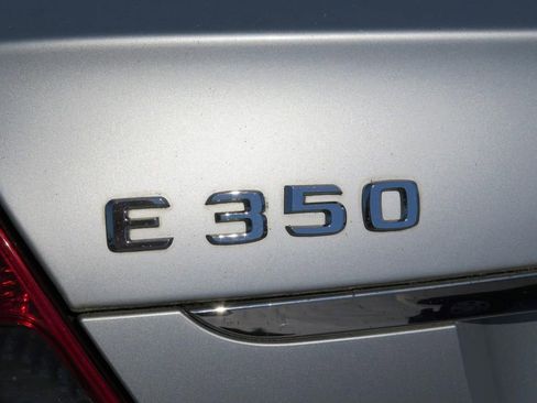 Used 2008 Mercedes-Benz E 350 4MATIC Sedan image 8