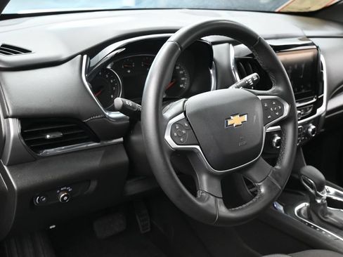 Used 2023 Chevrolet Traverse LT FWD image 15