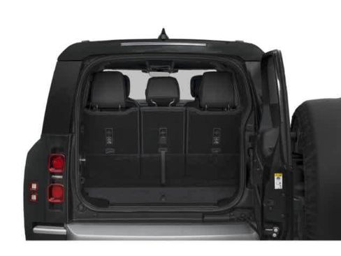 Used 2025 Land Rover Range Rover Long Wheelbase SE image 11