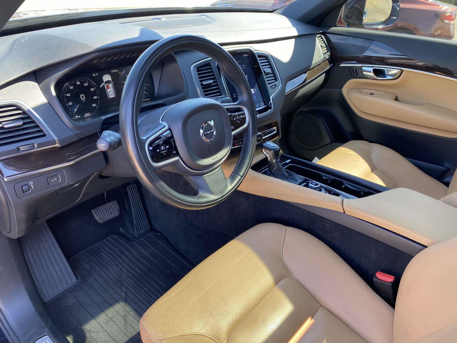 Used 2019 Volvo XC90 T6 Momentum AWD/4WD image 24