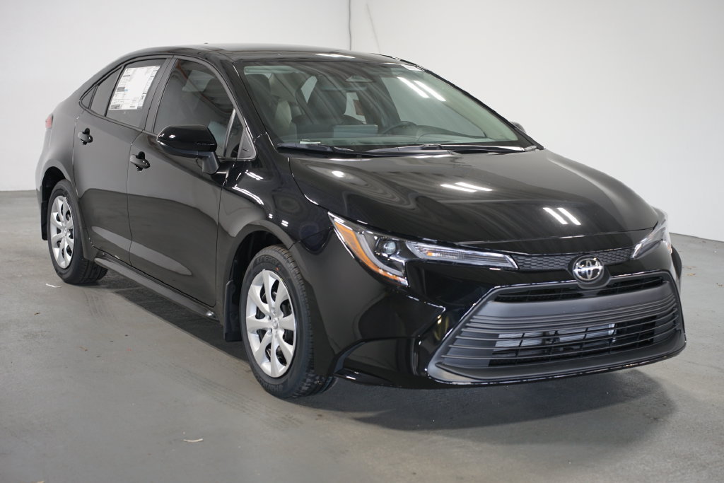 New 2027 Toyota Corolla LE FWD image 3