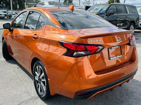 Used 2020 Nissan Versa SV image 3