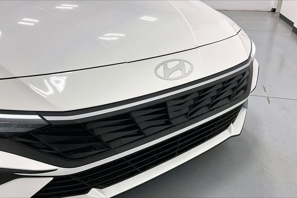 New 2026 Hyundai Elantra SEL FWD image 27