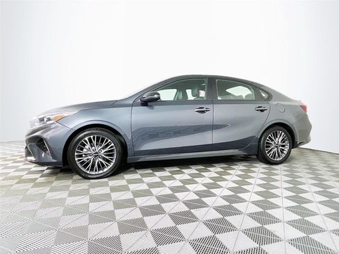 Used 2023 Kia Forte GT-Line w/ GT-Line Premium Package FWD image 4