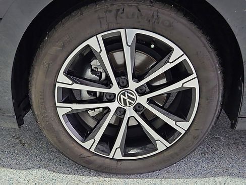 Certified 2025 Volkswagen Jetta Sport FWD image 11