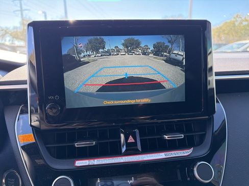 Used 2025 Toyota Corolla SE image 14