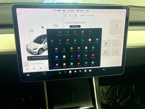 Used 2021 Tesla Model Y Long Range image 27