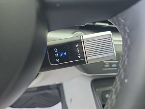 Used 2024 Hyundai Kona Limited FWD image 21