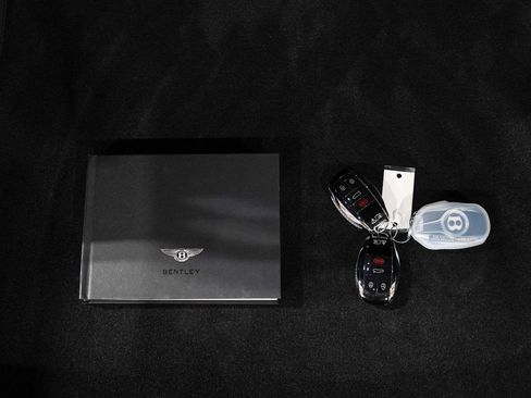 Used 2022 Bentley Flying Spur V8 image 37