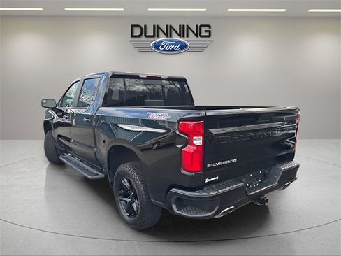 Used 2021 Chevrolet Silverado 1500 LT Trail Boss w/ Convenience Package II image 2