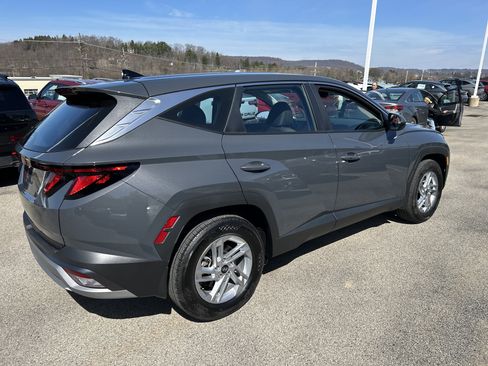 Used 2025 Hyundai Tucson SE image 8