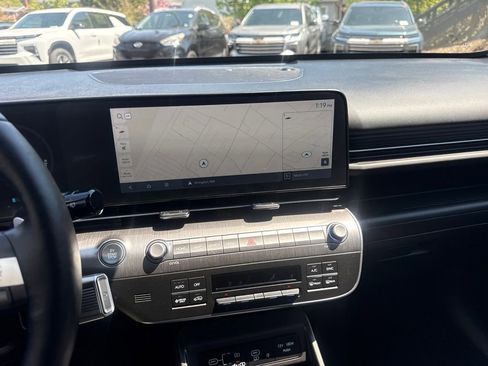 Used 2024 Hyundai Kona Limited FWD image 29
