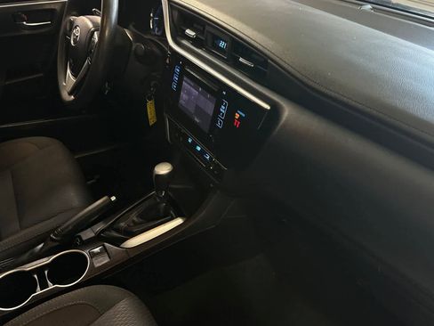 Used 2019 Toyota Corolla LE FWD image 17