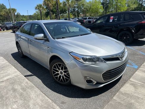 Used 2015 Toyota Avalon XLE image 2