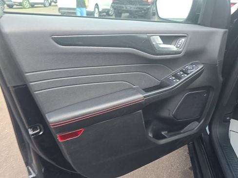 Used 2024 Ford Escape ST-Line w/ Tech Pack #1 AWD/4WD image 12