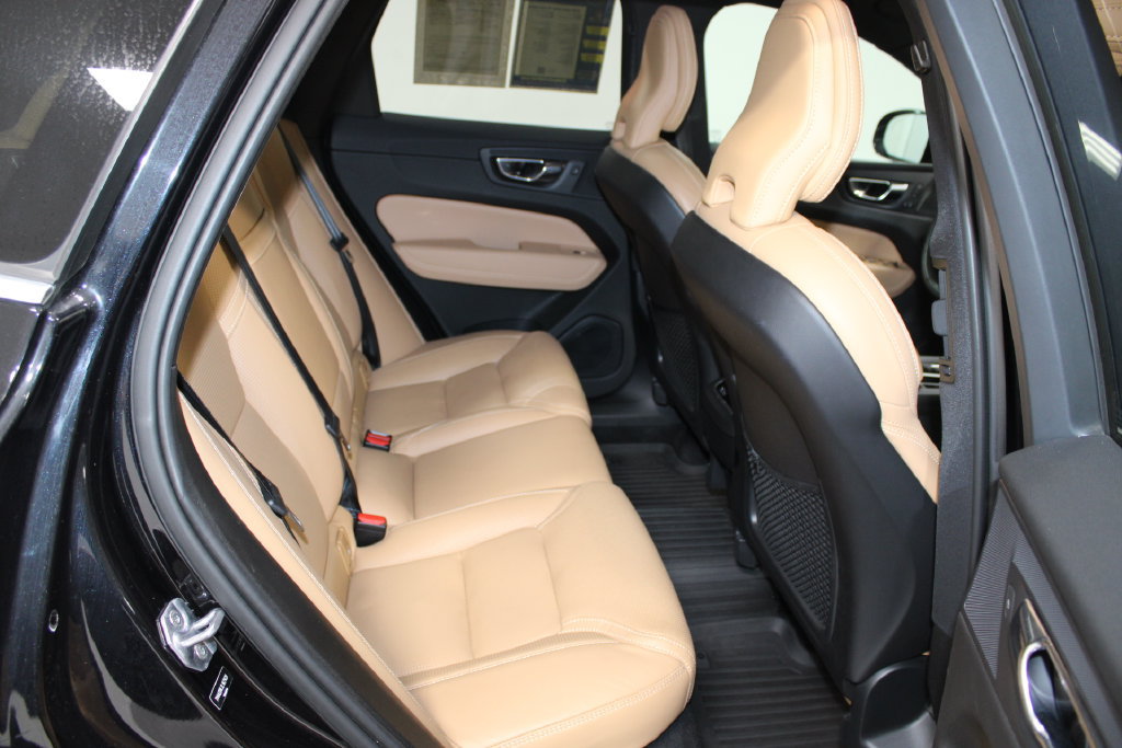 Used 2020 Volvo XC60 T6 Inscription AWD/4WD image 31