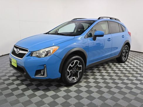 Used 2017 Subaru Crosstrek 2.0i Premium image 2