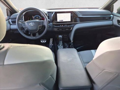 Used 2025 Toyota Camry SE w/ Convenience Package FWD image 17