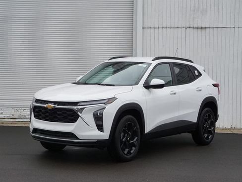 New 2026 Chevrolet Trax LT w/ LT Convenience Package FWD image 1