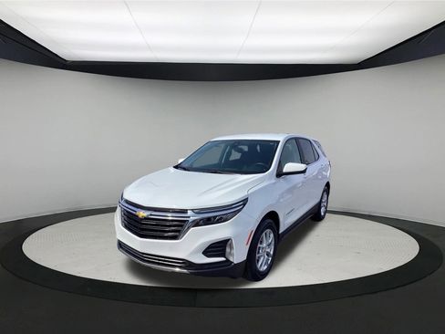 Used 2024 Chevrolet Equinox LT AWD/4WD image 4