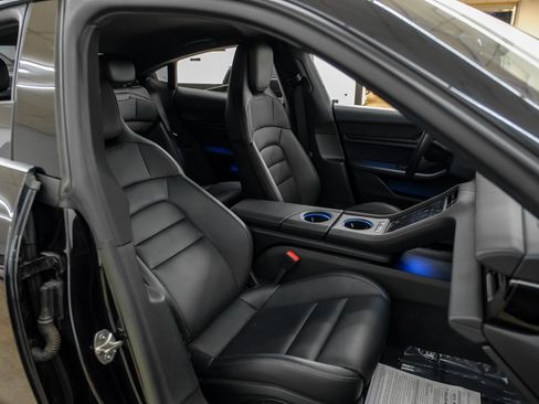 Used 2023 Porsche Taycan image 32
