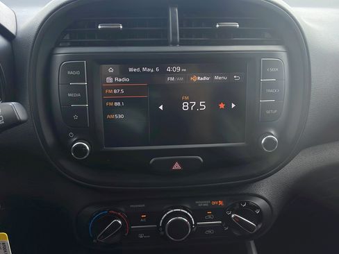Used 2024 Kia Soul LX w/ Option Group 015 FWD image 15