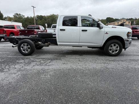 New 2026 RAM 3500 Tradesman w/ Chrome Appearance Group image 8