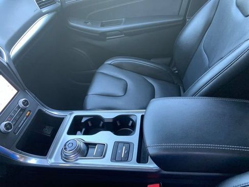 Certified 2022 Ford Edge Titanium AWD/4WD image 34
