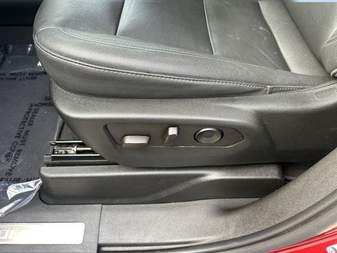 Used 2022 Chevrolet Tahoe LT w/ LT Signature Package image 12