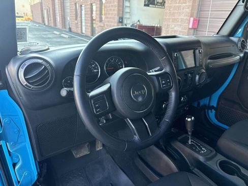 Used 2018 Jeep Wrangler Unlimited Sport S image 38