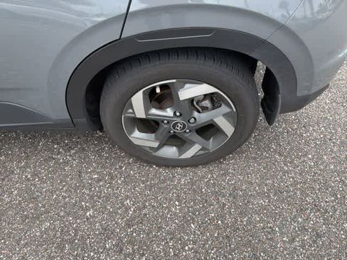 Used 2022 Hyundai Venue SEL image 16