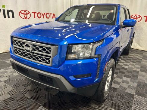 Used 2024 Nissan Frontier SV w/ Technology Package image 3