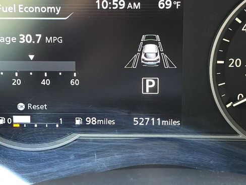 Used 2020 Nissan Kicks SR w/ SR Premium Package FWD image 24
