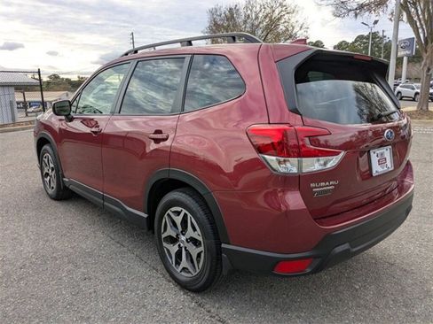 Certified 2023 Subaru Forester Premium image 8