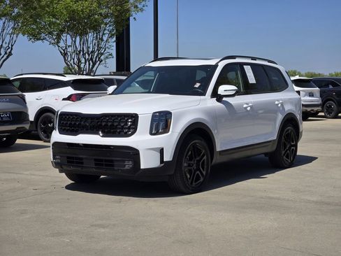 Used 2025 Kia Telluride SX X-Line AWD/4WD image 2