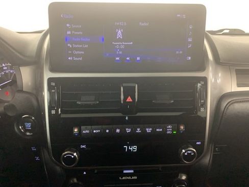 Used 2022 Lexus GX 460 Premium image 14