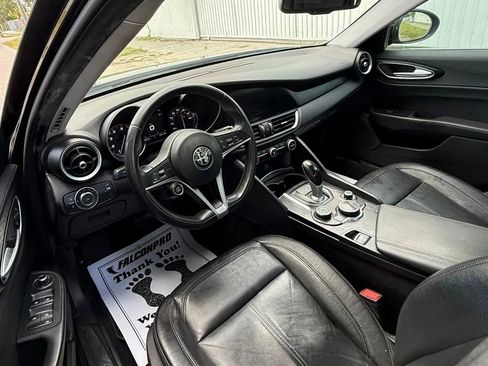 Used 2017 Alfa Romeo Giulia RWD image 11