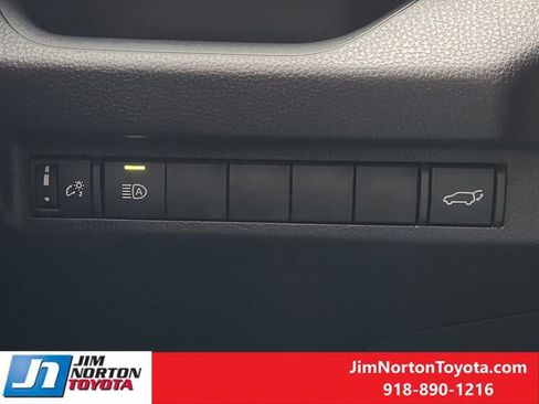 Used 2025 Toyota RAV4 XLE w/ Convenience Package image 24