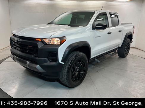 Used 2023 Chevrolet Colorado Trail Boss w/ Technology Package AWD/4WD image 1