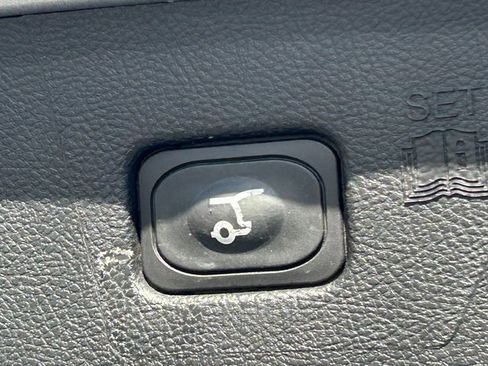 Used 2024 Ford Edge Titanium image 32