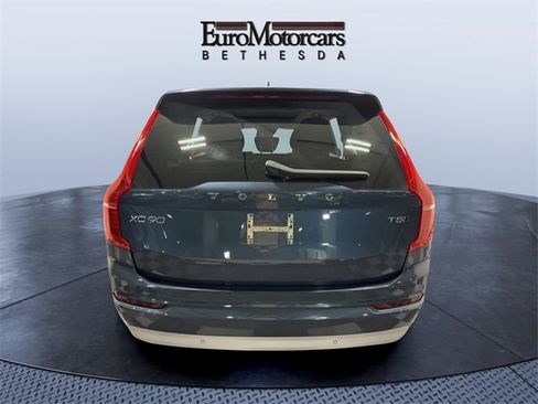 Used 2022 Volvo XC90 T5 Momentum w/ Advanced Package image 4