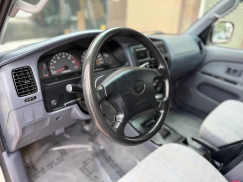 Used 2000 Toyota 4Runner 2WD image 11