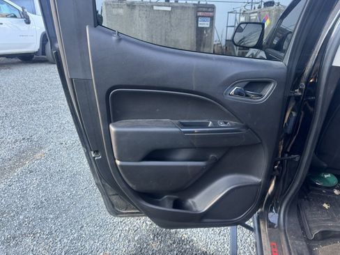 Used 2018 Chevrolet Colorado LT w/ Redline Special Edition image 14