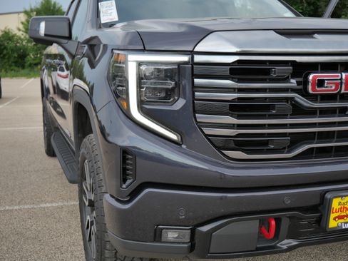Used 2022 GMC Sierra 1500 AT4 w/ AT4 Premium Package AWD/4WD image 16