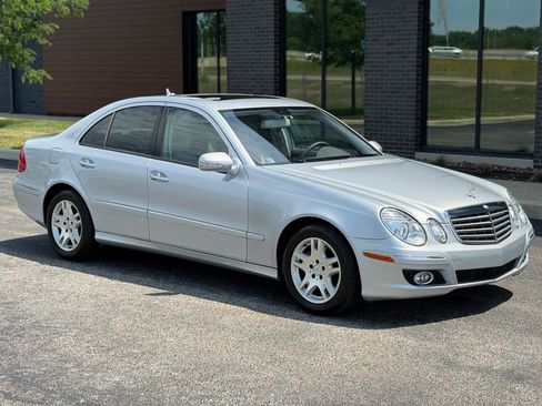 Used 2007 Mercedes-Benz E 320 BlueTEC Sedan image 1