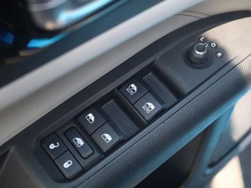 Used 2025 Jeep Compass Limited AWD/4WD image 11