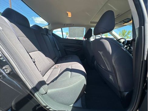 Used 2023 Nissan Altima 2.5 SV w/ SV Premium Package FWD image 12