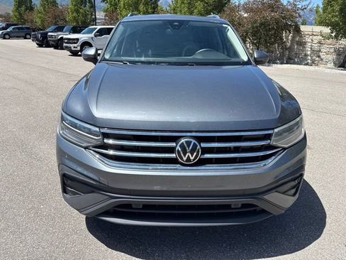 Used 2023 Volkswagen Tiguan SE w/ Panoramic Sunroof Package FWD image 14