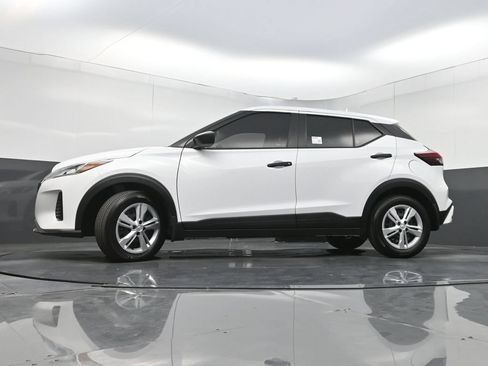 Used 2025 Nissan Kicks Play S FWD image 25